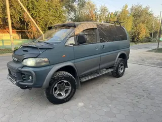 Mitsubishi Delica