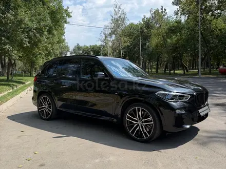 BMW X5 2018 года за 28 500 000 тг. в Алматы – фото 3