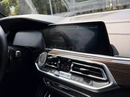 BMW X5 2018 года за 28 500 000 тг. в Алматы – фото 14