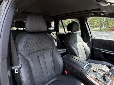 BMW X5 2018 года за 28 500 000 тг. в Алматы – фото 17