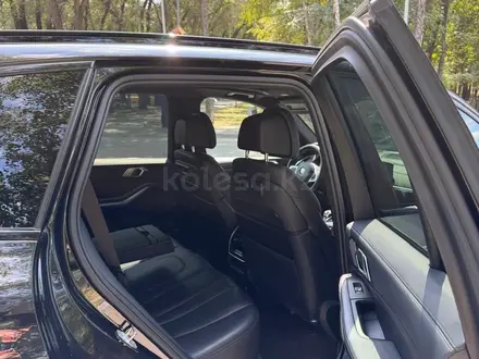 BMW X5 2018 года за 28 500 000 тг. в Алматы – фото 20