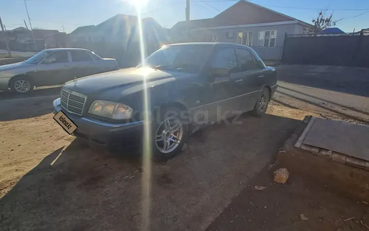 Mercedes-Benz C 180 1998 года за 3 000 000 тг. в Атырау