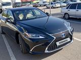 Lexus ES 300h 2020 годаүшін25 000 000 тг. в Алматы