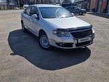 Volkswagen Passat 2006 годаүшін2 600 000 тг. в Алматы