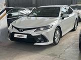 Toyota Camry 2021 года за 11 650 000 тг. в Костанай – фото 2