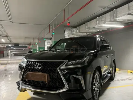 Lexus LX 570 2016 года за 48 500 000 тг. в Астана