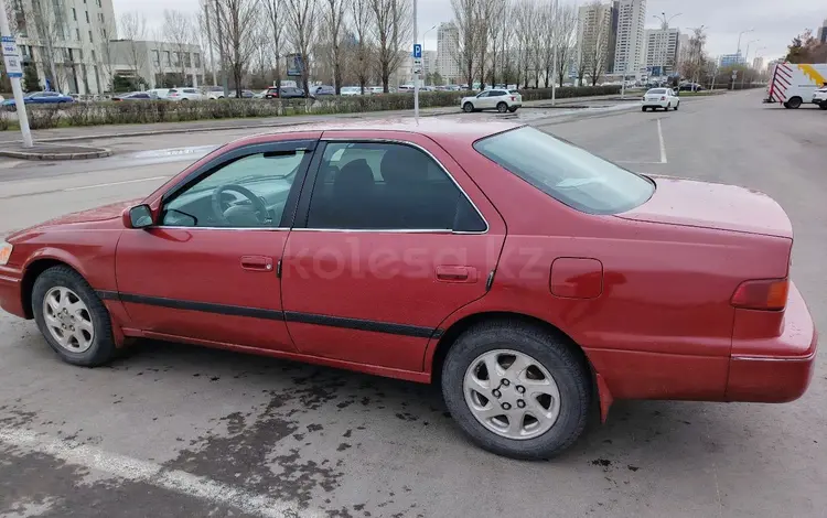Toyota Camry 1999 года за 2 800 000 тг. в Астана