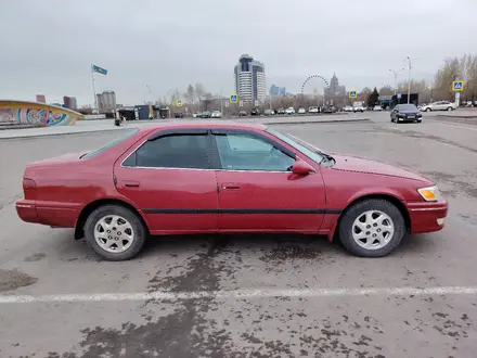 Toyota Camry 1999 года за 2 800 000 тг. в Астана – фото 2