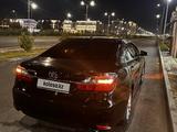 Toyota Camry 2017 года за 12 900 000 тг. в Туркестан – фото 2