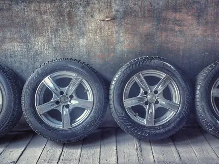 Диски кованно-литые с шинами зимние шипованные 185/65 R14 527 14*6jj ET3| 5 за 160 000 тг. в Караганда