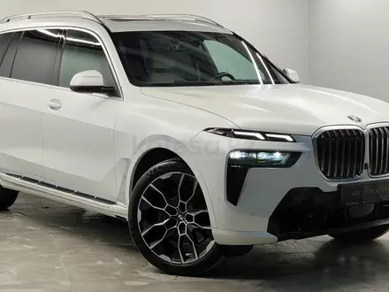 BMW X7 XDrive 40i 2022 года за 53 000 000 тг. в Алматы – фото 3