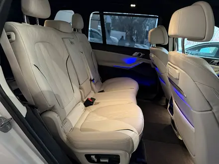 BMW X7 XDrive 40i 2022 года за 57 000 000 тг. в Алматы – фото 9