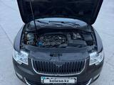 Skoda Superb 2012 года за 4 700 000 тг. в Актобе – фото 4