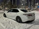 Toyota Camry 2021 года за 18 000 000 тг. в Астана