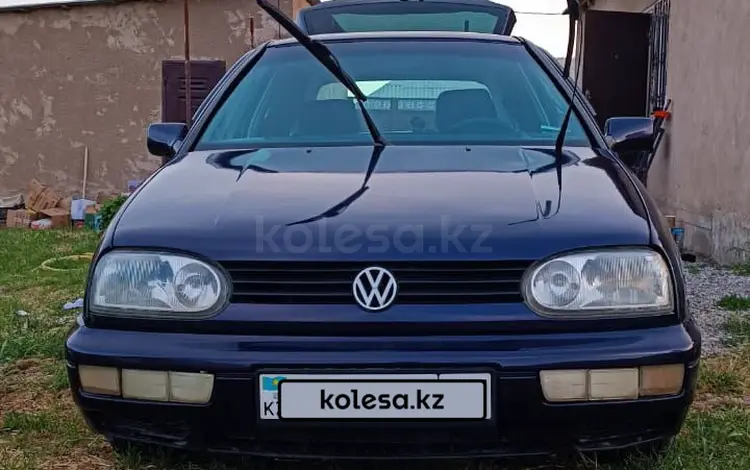 Volkswagen Golf 1997 годаfor1 750 000 тг. в Шымкент