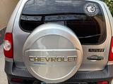 Chevrolet Niva 2013 года за 2 650 000 тг. в Шымкент – фото 2