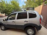 Chevrolet Niva 2013 года за 2 650 000 тг. в Шымкент – фото 3