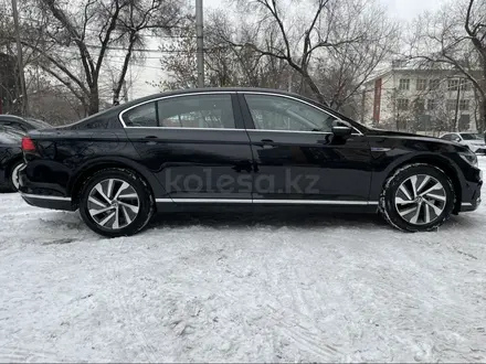 Volkswagen Passat 2022 года за 17 000 000 тг. в Алматы – фото 3
