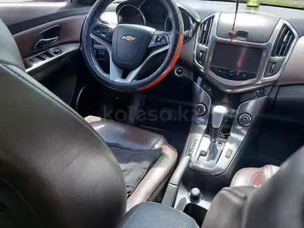 Chevrolet Cruze 2013 года за 3 750 000 тг. в Петропавловск – фото 3