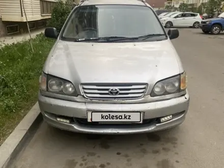 Toyota Ipsum 1996 года за 1 250 000 тг. в Алматы