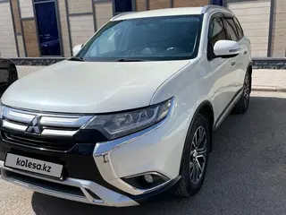 Mitsubishi Outlander, 2015
