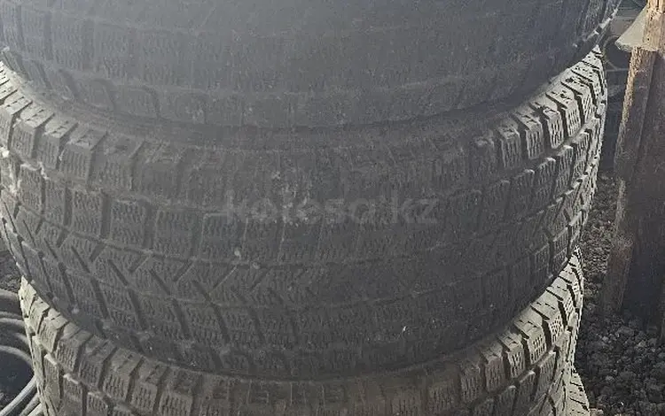 Резина зимняя maxxis с дисками на р15 за 220 000 тг. в Астана