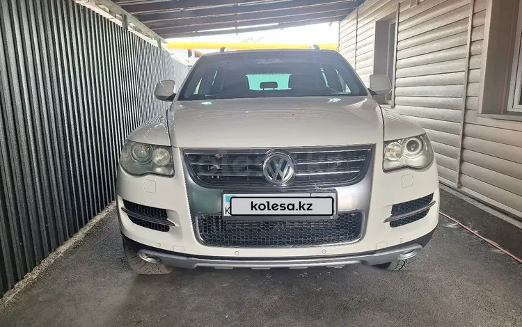 Volkswagen Touareg 2007 годаүшін8 000 000 тг. в Алматы