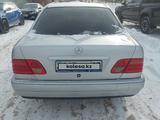Mercedes-Benz E 200 1999 года за 3 200 000 тг. в Атбасар – фото 4