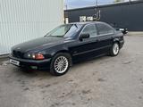 BMW 528 1997 годаүшін2 350 000 тг. в Тараз