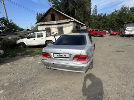 Mercedes-Benz E 320 1996 года за 1 500 000 тг. в Талдыкорган – фото 8