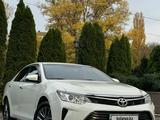 Toyota Camry 2016 года за 13 700 000 тг. в Алматы – фото 3