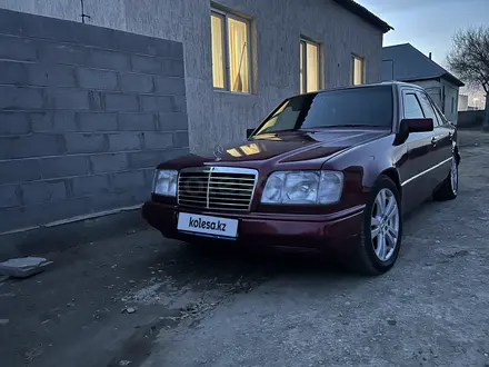 Mercedes-Benz E 220 1993 годаүшін2 300 000 тг. в Кызылорда