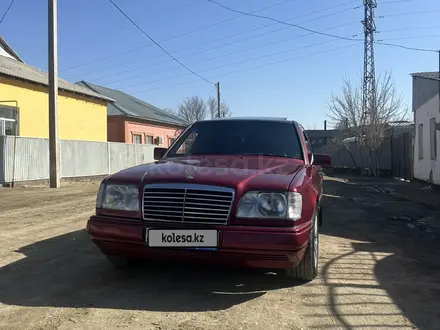 Mercedes-Benz E 220 1993 года за 2 300 000 тг. в Кызылорда – фото 5