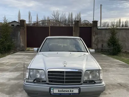 Mercedes-Benz E 280 1993 года за 3 500 000 тг. в Шымкент