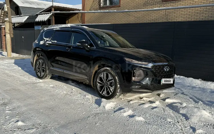 Hyundai Santa Fe 2018 годаfor14 500 000 тг. в Алматы