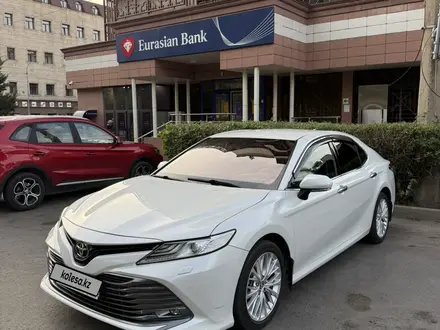 Toyota Camry 2019 года за 14 800 000 тг. в Алматы – фото 3