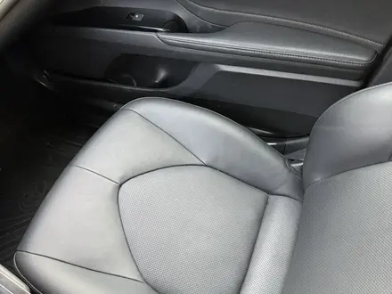 Toyota Camry 2019 года за 14 800 000 тг. в Алматы – фото 5
