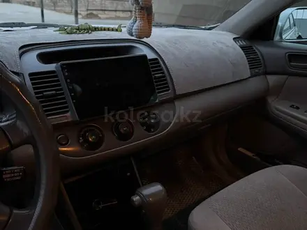 Toyota Camry 2004 года за 4 700 000 тг. в Жанаозен – фото 2