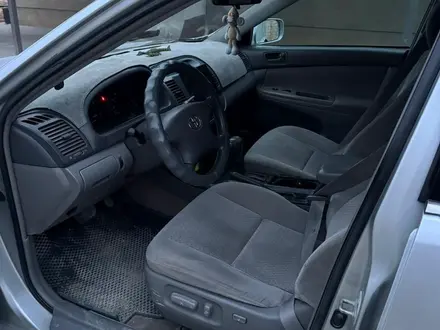 Toyota Camry 2004 года за 4 700 000 тг. в Жанаозен – фото 7