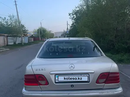Mercedes-Benz E 280 1997 года за 2 300 000 тг. в Астана – фото 2