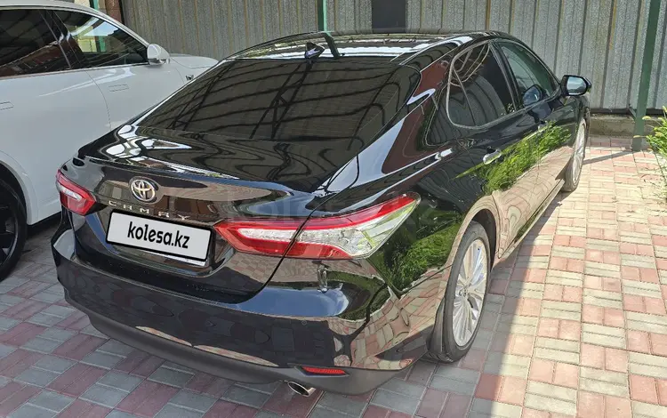 Toyota Camry 2019 года за 13 900 000 тг. в Алматы