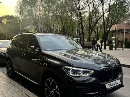 BMW X5 2022 года за 38 000 000 тг. в Алматы