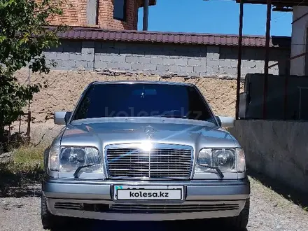 Mercedes-Benz E 220 1993 года за 3 300 000 тг. в Туркестан