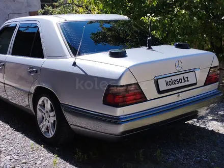 Mercedes-Benz E 220 1993 года за 3 300 000 тг. в Туркестан – фото 9