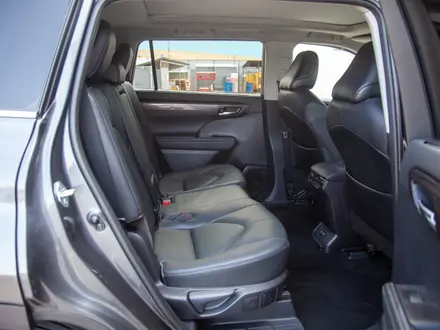 Toyota Highlander Luxe 2020 года за 23 500 000 тг. в Алматы – фото 16