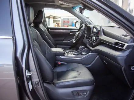Toyota Highlander Luxe 2020 года за 23 500 000 тг. в Алматы – фото 15