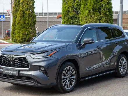 Toyota Highlander Luxe 2020 года за 23 500 000 тг. в Алматы – фото 2