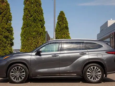 Toyota Highlander Luxe 2020 года за 23 500 000 тг. в Алматы – фото 3