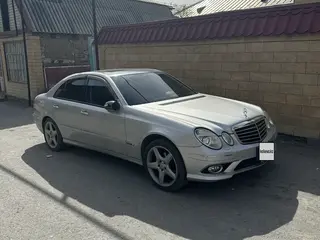 Mercedes-Benz E 320
