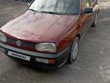 Volkswagen Golf 1994 годаfor1 000 000 тг. в Астана